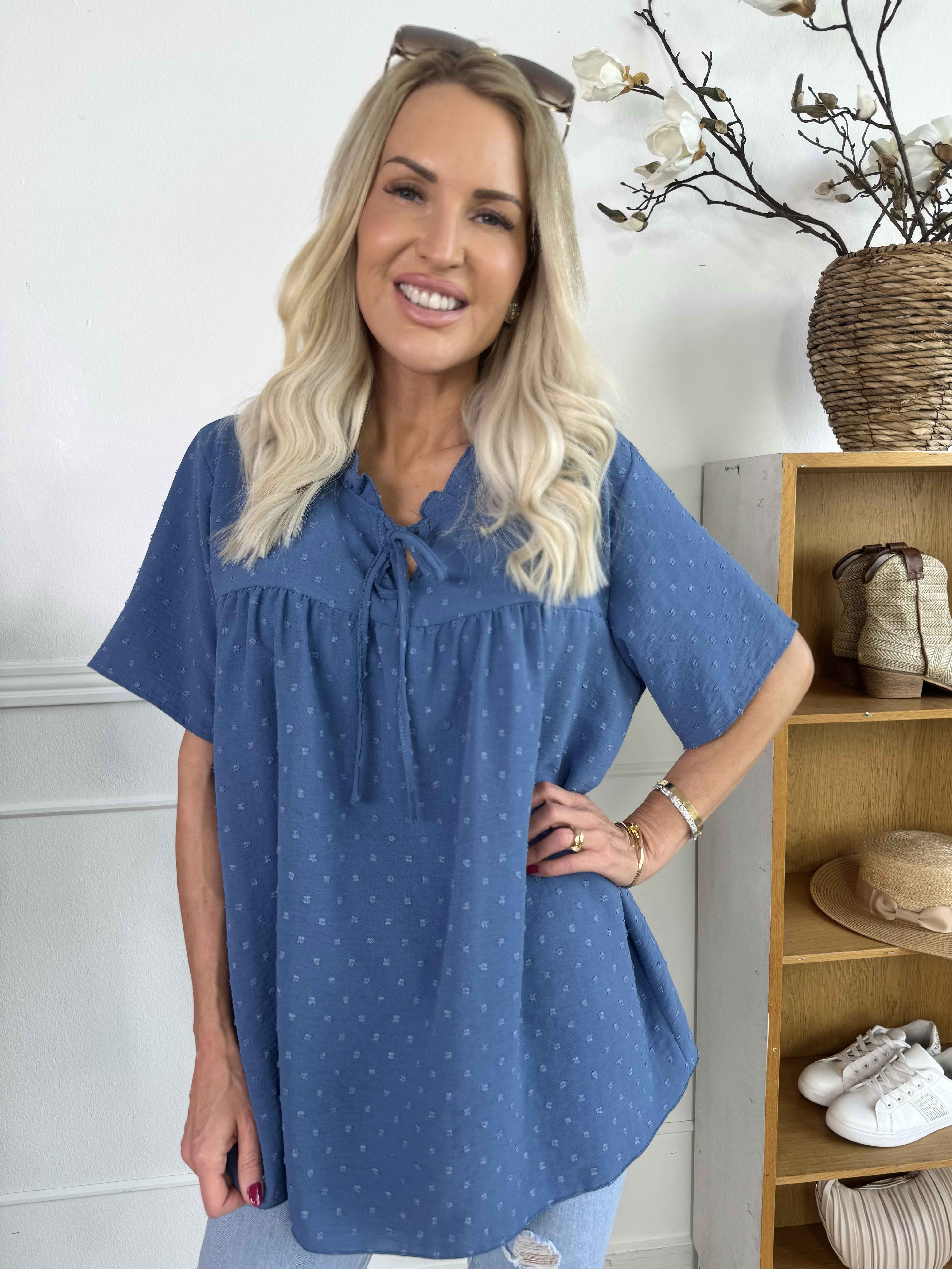 Bloom - Sød tunika med flæsekant og sløjfe